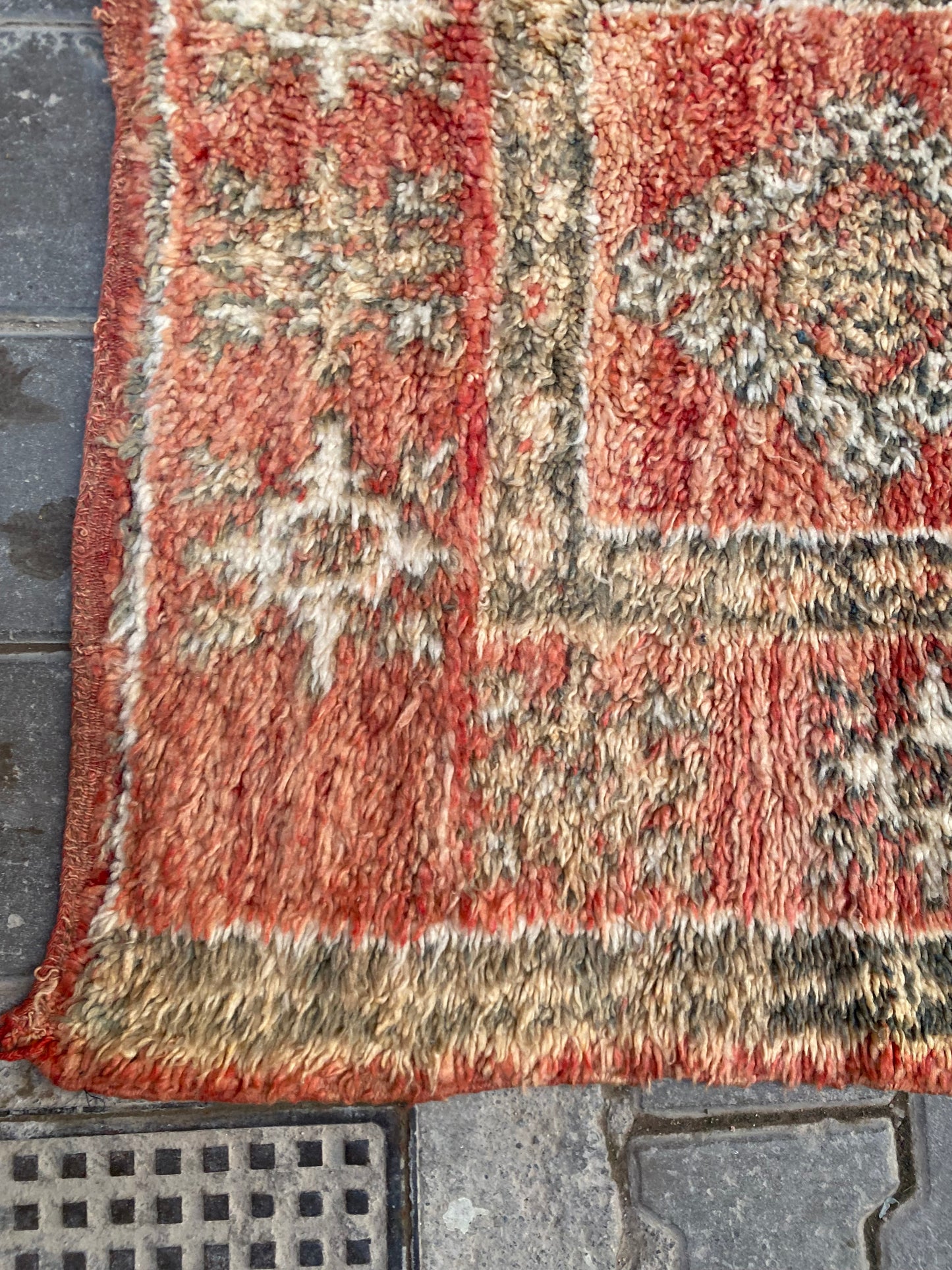 Pure wool handwoven Moroccan rug- Chaima