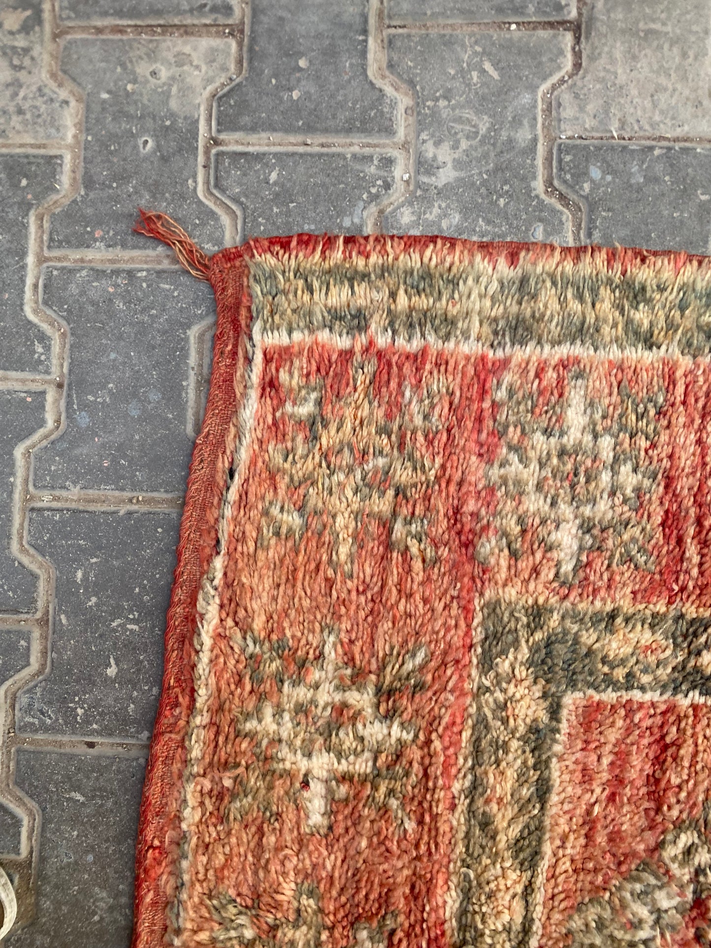 Pure wool handwoven Moroccan rug- Chaima