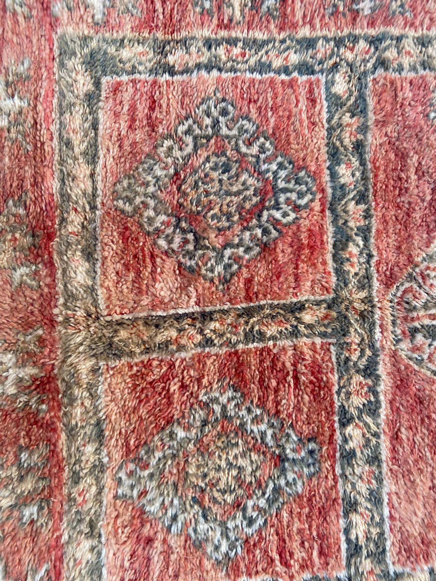 Pure wool handwoven Moroccan rug- Chaima