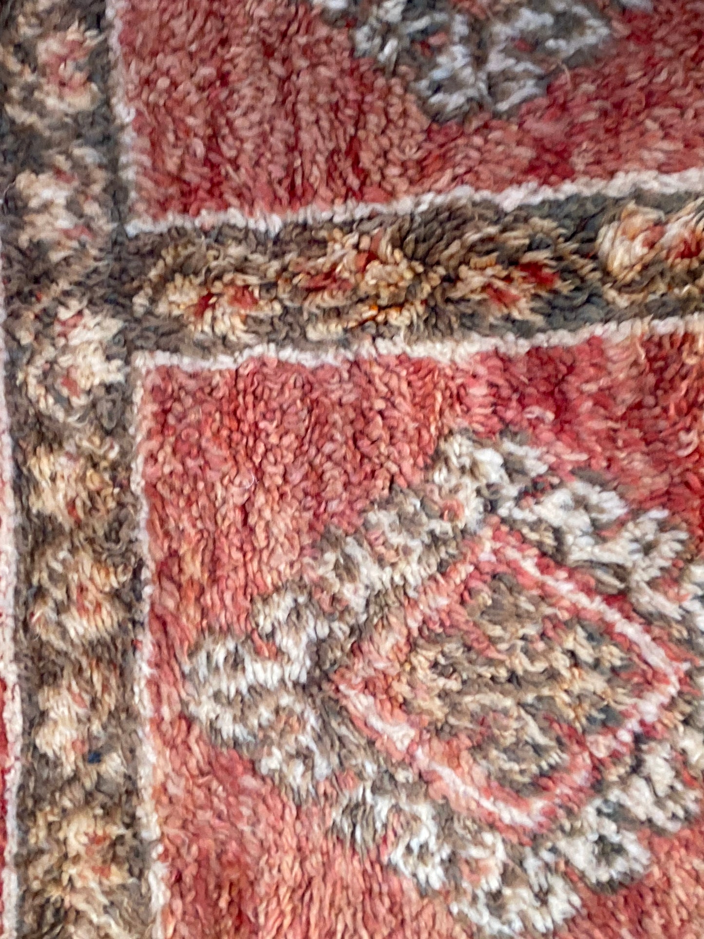 Pure wool handwoven Moroccan rug- Chaima