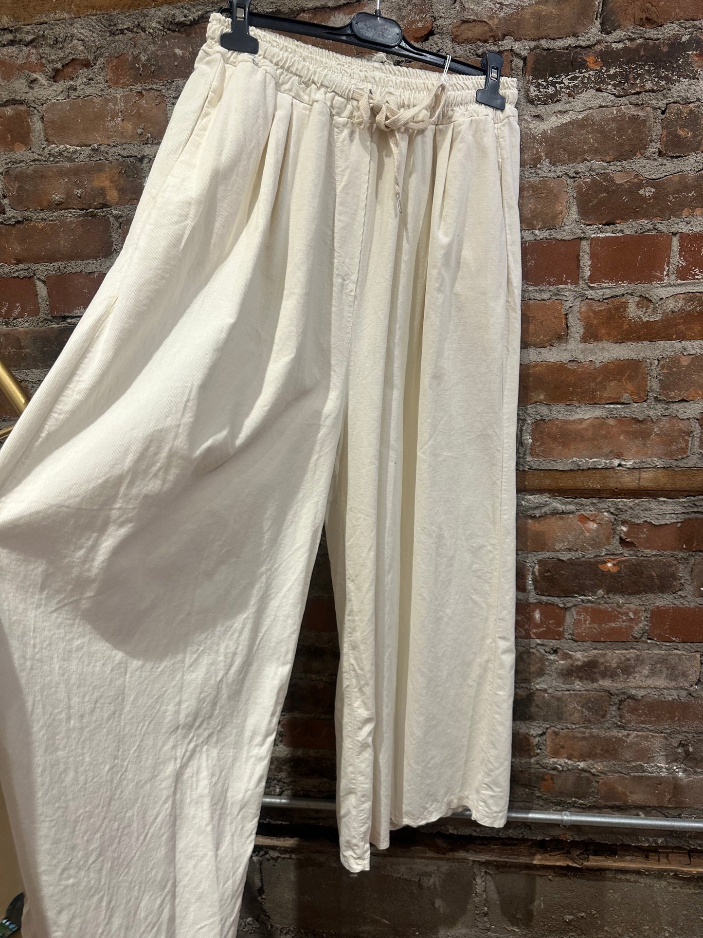Ribbed ultra wide trousers -cream