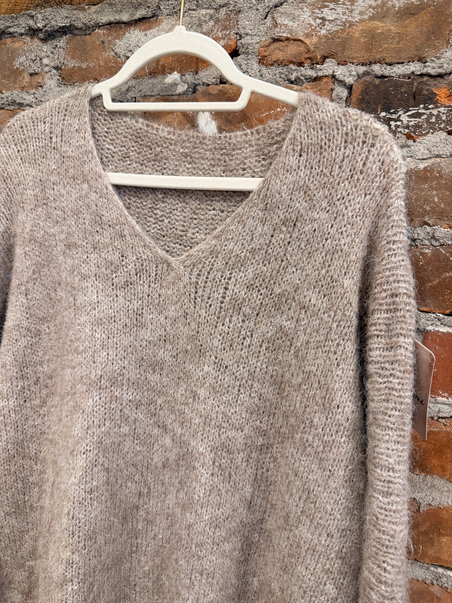 Fuzzy sweater -taupe