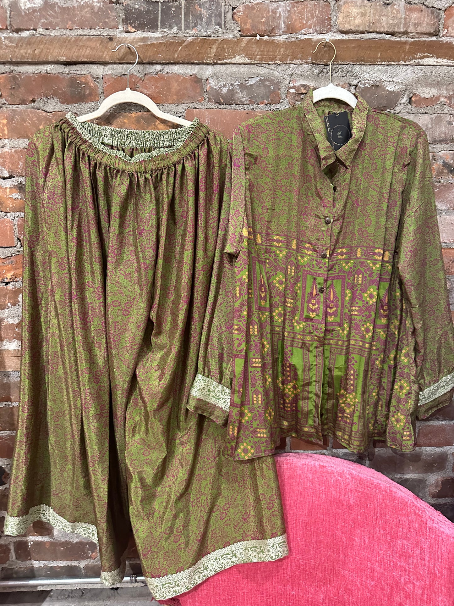 Pure vintage silk shirt- green/rasberry