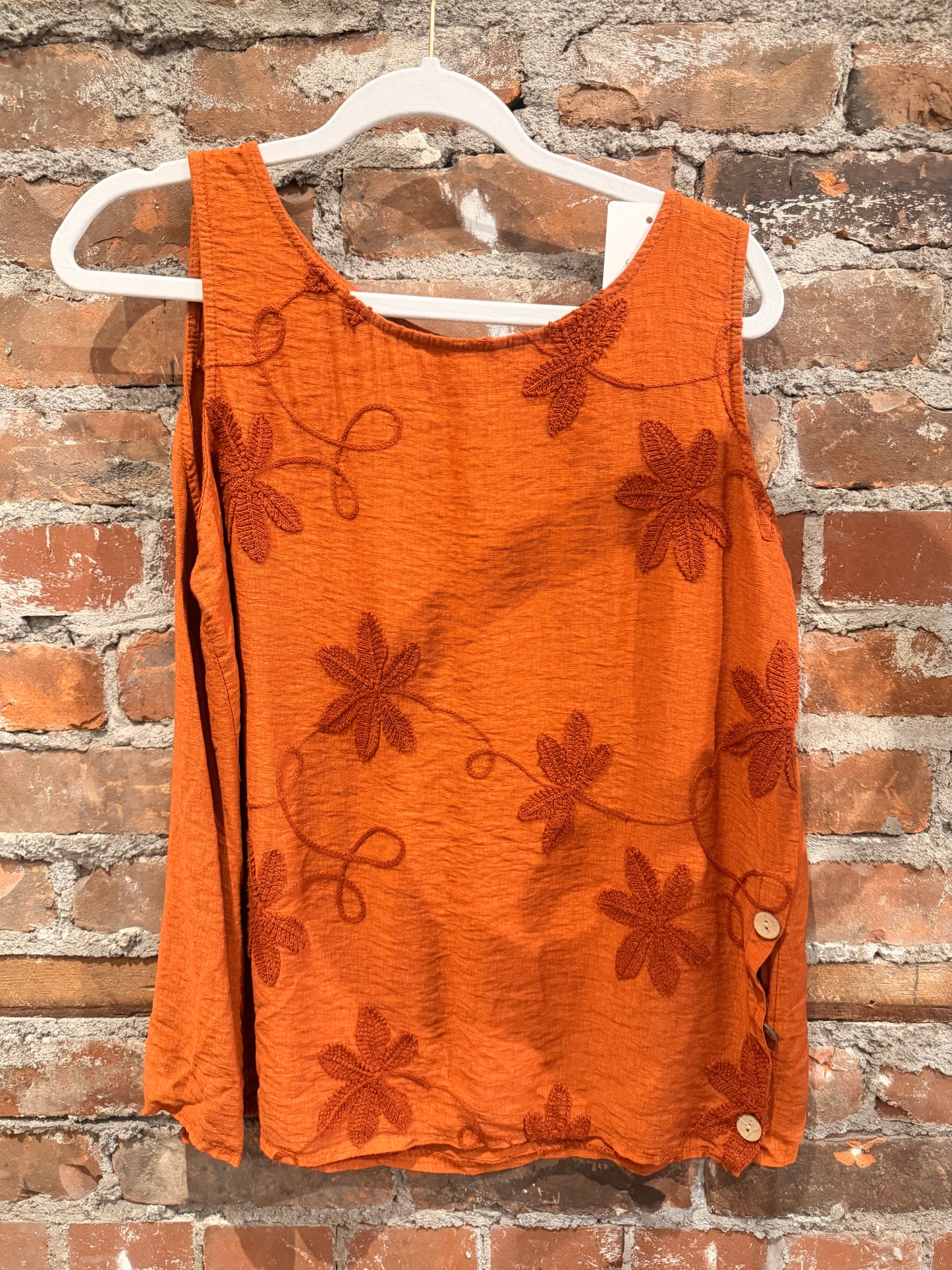 Embroidered tank -rust
